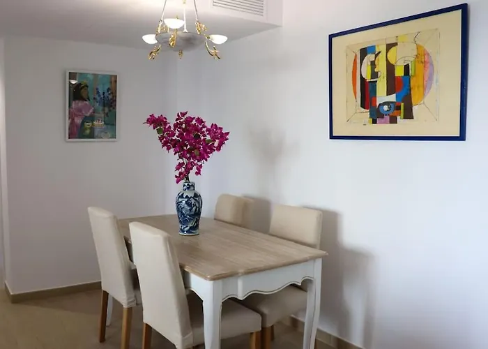 Oasis In With Parking 5min From The